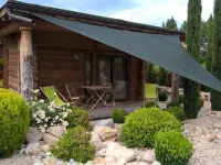 Les Chalets de Maramour Hôtels à : Meximieux