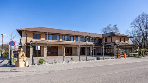 Vörös Álom Panzió Hotels in Tiszakecske
