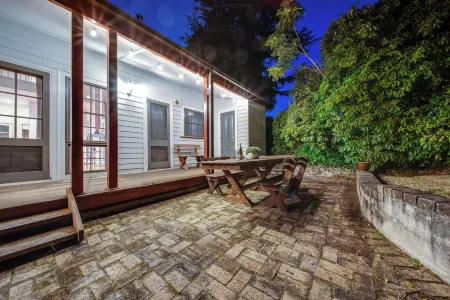 Whispering Pines Cottages