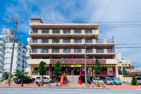 Little Santa Отели рядом с достопримечательностью «Futenma-gu»