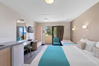 Bella Vista Motel Ashburton Hotels near Annie's Country Quilt Store