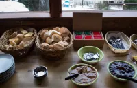 Hostel Inn Bariloche - breakfast