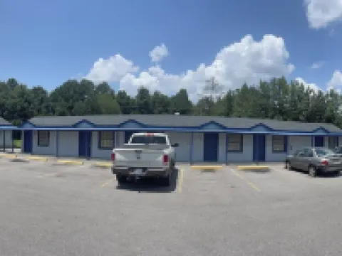 Plaza Motel Hotels in Jones County