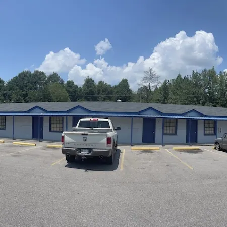 Plaza Motel