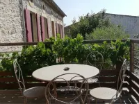 "Au pied du figuier", chambres d'hôtes, studios et gîte Hôtels à : Villarzel-du-Razès