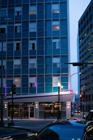 Moxy New Orleans Downtown/French Quarter Area Отели рядом со станцией Новый Орлеан