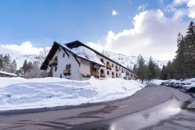Olympic Village Inn Olympic Valley Hotels in der Nähe von Gallery Keoki