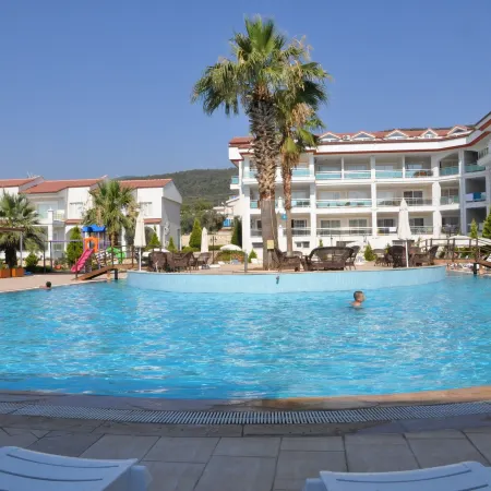 Akbuk Palace Hotel & Residence
