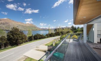 Lakeside Rd - Lake Views - Sleeps 10