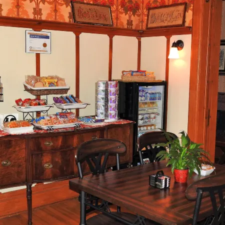 Champaign Garden Inn
