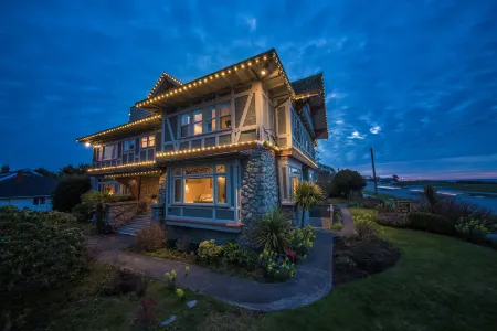 Dashwood Manor Seaside Bed & Breakfast Отели рядом с достопримечательностью «Зоопарк Виктория Баг»