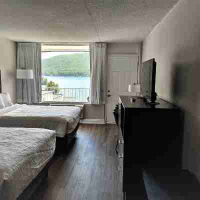Lakefront Terrace Resort Rooms