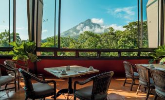 Hotel Arenal Kioro Suites & Spa