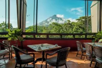 Hotel Arenal Kioro Suites & Spa فنادق في لا فورتونا