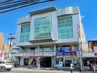 Holiday Suites Business District (Empire Suites Hotel)