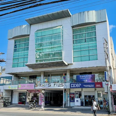 假日套房商業區-原帝國套房飯店 巴拉望遺產中心附近的飯店