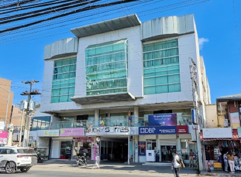 Holiday Suites Business District (Empire Suites Hotel)