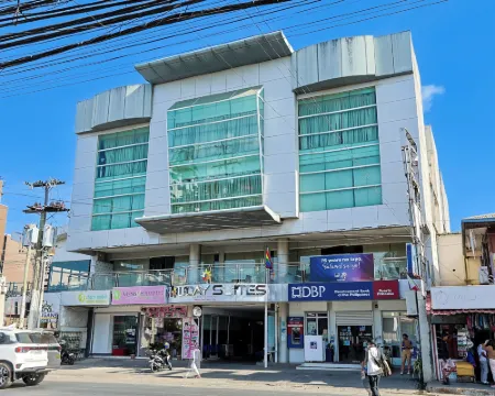 Holiday Suites Business District (Empire Suites Hotel) Hotels in Palawan