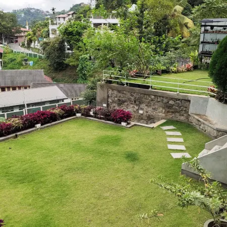 Marvel Hills Kandy