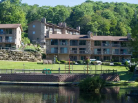 Bluegreen Vacations Blue Ridge Village, an Ascend Collection Resort Hotels in Seven Devils