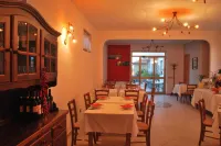 Albergo Smeraldo Hotels in Borghetto-Melara