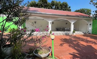 Sir Nico Guesthouse and Resort - Housity