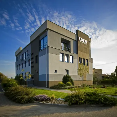 Pension Eden Hotels in der Nähe von Tekovské múzeum v Leviciach