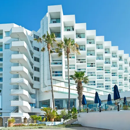 Leonardo Plaza Cypria Maris Beach Hotel & Spa