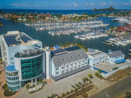 The Harbor Club St. Lucia, Curio Collecton by Hilton Отели рядом с достопримечательностью «Редут Бич»