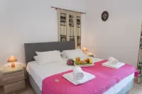 Manos Apartments