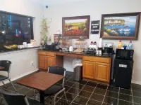 Star Inn Biloxi - breakfast