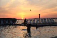 Oceans Pointe, an inspired Bayview condo, Htd Pool - Strand