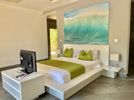 Grand Amber Villa Отели в г. Galu