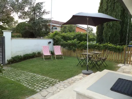 Gens Mundi B&B Отели рядом с достопримечательностью «Parco via attilio profumo»