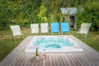 Le Village des Templiers - Gîtes et Yourtes Hôtels à : Trie-Château