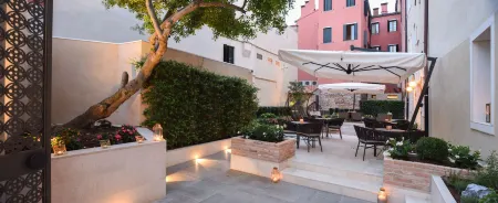 Santa Croce Boutique Hotel