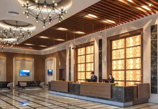 3. 라마다 플라자 ..