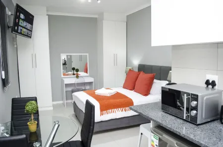 Cape Town Micro Apartments Отели рядом с достопримечательностью «Кирстенбош»