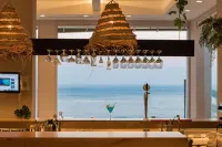 Aegean Village Beachfront Resort - bar