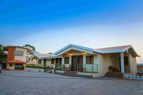 Bliss County Resort Hotels in Avakali