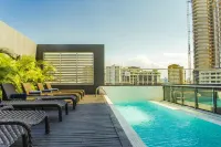 Onomo Hotel Dar es Salaam - Pools