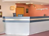 Delavan Inn and Suites Hotels in Delavan