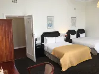 Savoy Hotel Kimberley Hotels near Honoured Dead Memorial