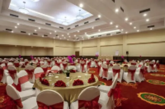 Padjadjaran Suites Resort and Convention Hotel