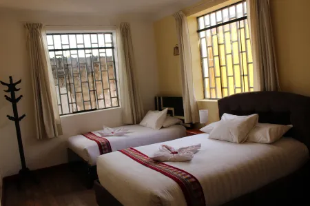 Cultural House Отели рядом с Аэропорт Веласко Астете