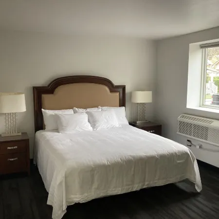 Elker Inn & Suites