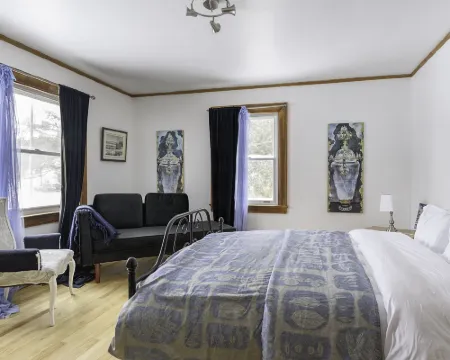 Maison Sherman's House Hotels in Scotstown