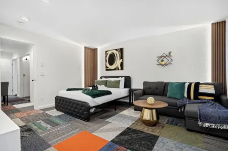 Spacious 5Br Coastal Retreat - 8 Beds Beach & Golf