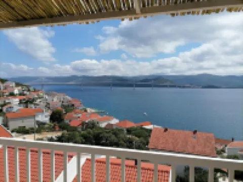 Apartment Sutalo with Hot Tub