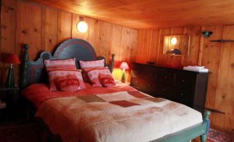 Chalet in Rossinière with Sauna and Mountain Views